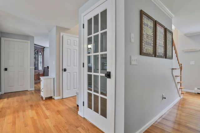 7 Drake Lane, Derry, NH 03038