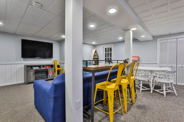 7 Drake Lane, Derry, NH 03038