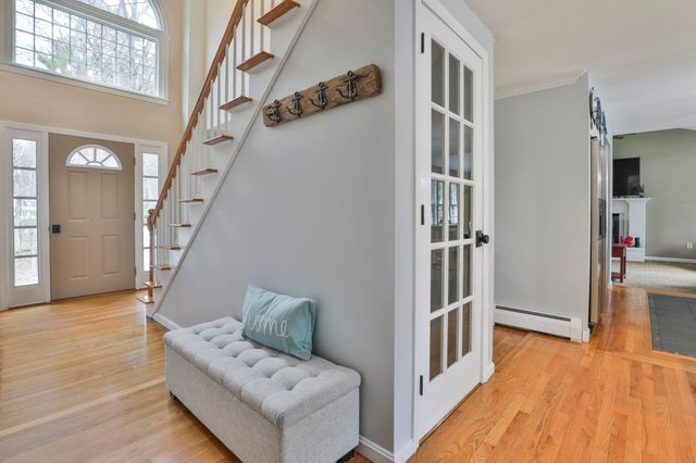 7 Drake Lane, Derry, NH 03038