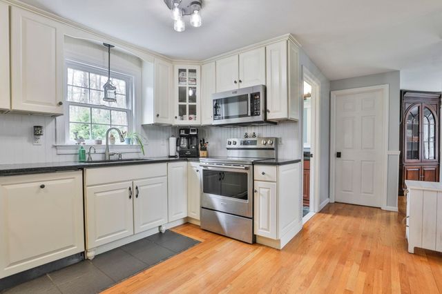 7 Drake Lane, Derry, NH 03038