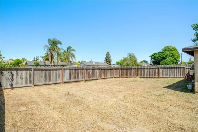 991 7th Avenue Drive, Kingsburg, CA 93631