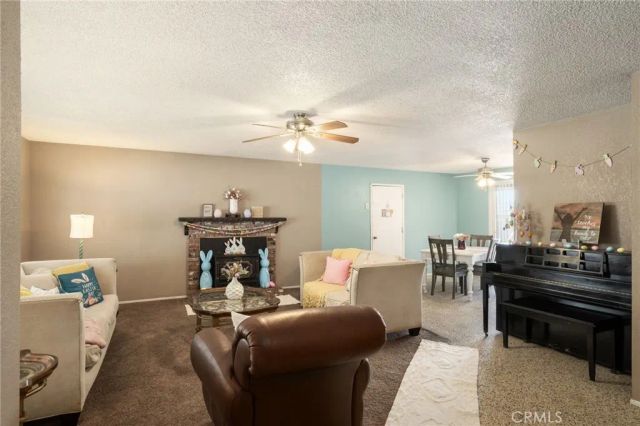 991 7th Avenue Drive, Kingsburg, CA 93631