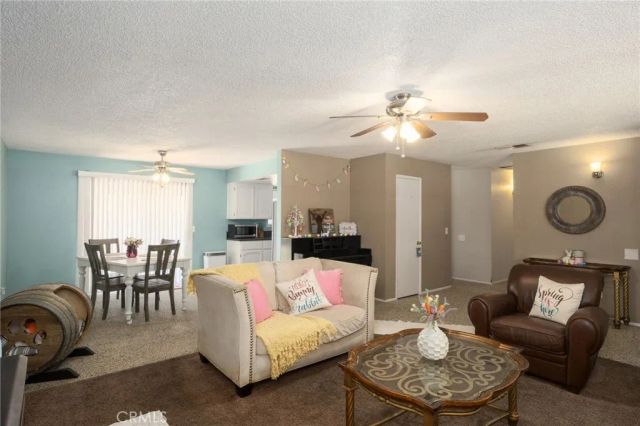 991 7th Avenue Drive, Kingsburg, CA 93631