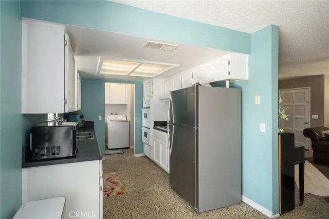 991 7th Avenue Drive, Kingsburg, CA 93631
