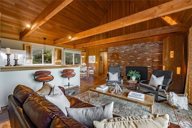 1014 Ben Nevis Loop, Shaw Island, WA 98286