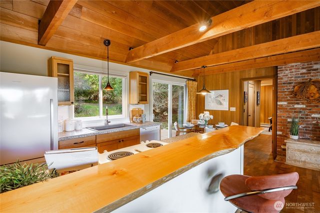 1014 Ben Nevis Loop, Shaw Island, WA 98286