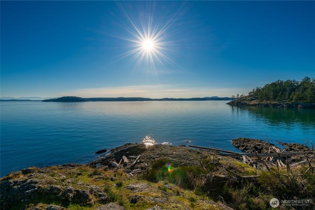1014 Ben Nevis Loop, Shaw Island, WA 98286