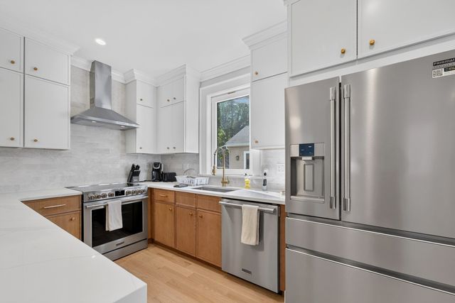 66 Farquhar 1, Boston, MA 02131