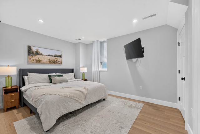 66 Farquhar 1, Boston, MA 02131