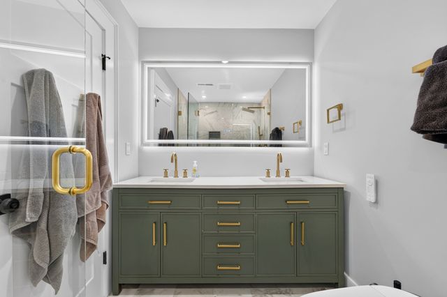 66 Farquhar 1, Boston, MA 02131