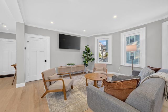 66 Farquhar 1, Boston, MA 02131