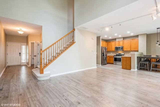 2115 Pembridge Drive 2115, Lake In The Hills, IL 60156