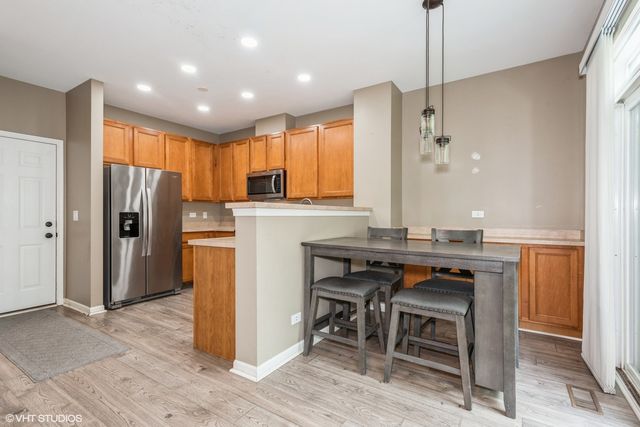 2115 Pembridge Drive 2115, Lake In The Hills, IL 60156