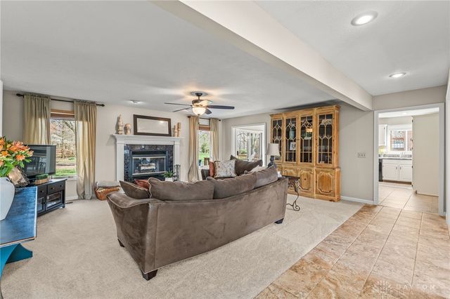 8638 Sycamore Trails Drive, Springboro, OH 45066