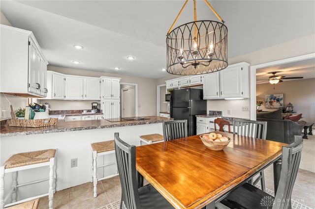 8638 Sycamore Trails Drive, Springboro, OH 45066