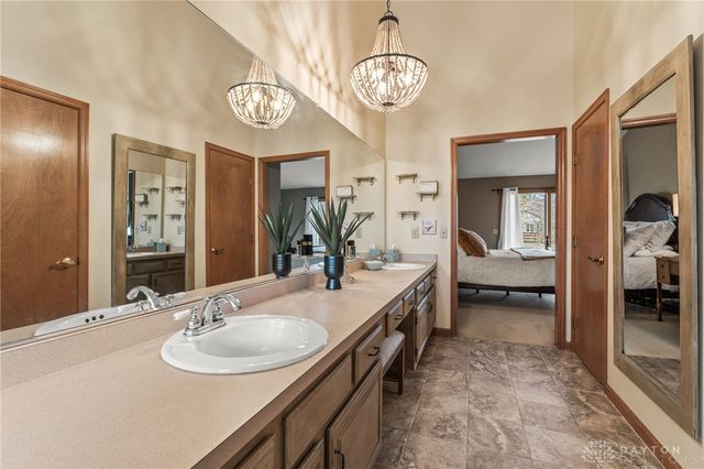 8638 Sycamore Trails Drive, Springboro, OH 45066