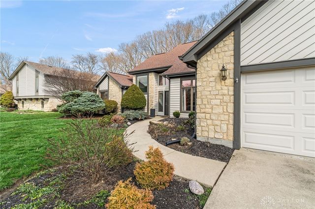 8638 Sycamore Trails Drive, Springboro, OH 45066