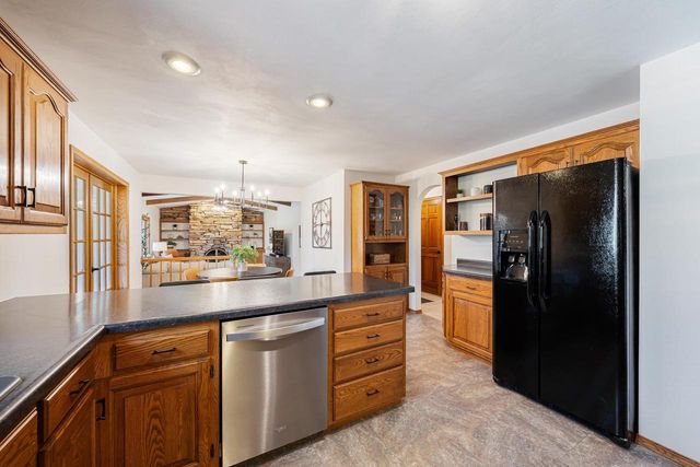 2543 W SUNNYVIEW CIRCLE, Appleton, WI 54914