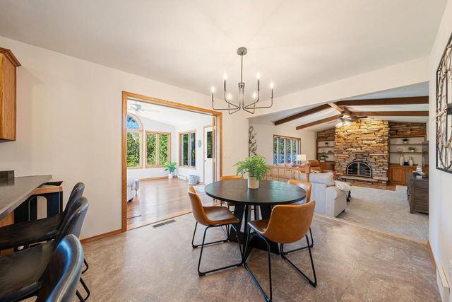 2543 W SUNNYVIEW CIRCLE, Appleton, WI 54914