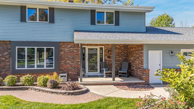 2543 W SUNNYVIEW CIRCLE, Appleton, WI 54914