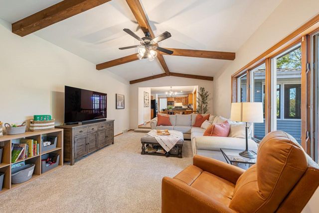 2543 W SUNNYVIEW CIRCLE, Appleton, WI 54914