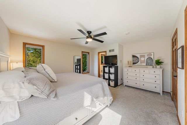 2543 W SUNNYVIEW CIRCLE, Appleton, WI 54914