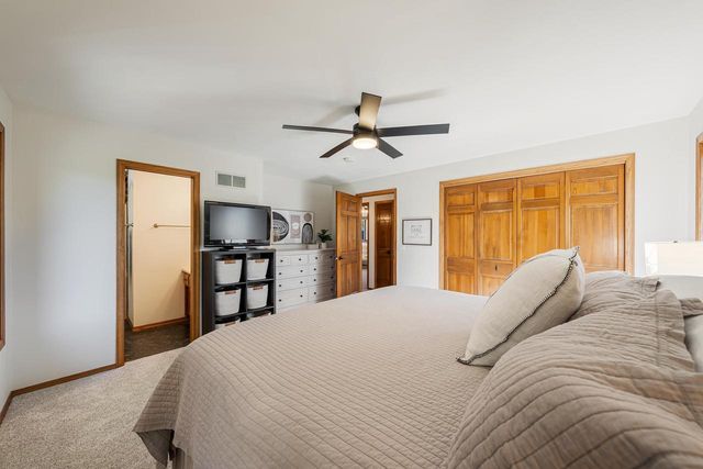 2543 W SUNNYVIEW CIRCLE, Appleton, WI 54914