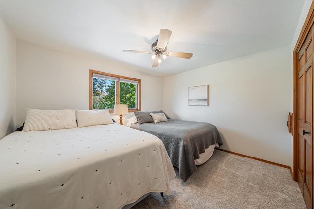 2543 W SUNNYVIEW CIRCLE, Appleton, WI 54914