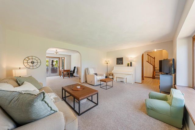 2543 W SUNNYVIEW CIRCLE, Appleton, WI 54914