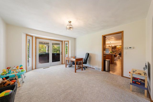 2543 W SUNNYVIEW CIRCLE, Appleton, WI 54914