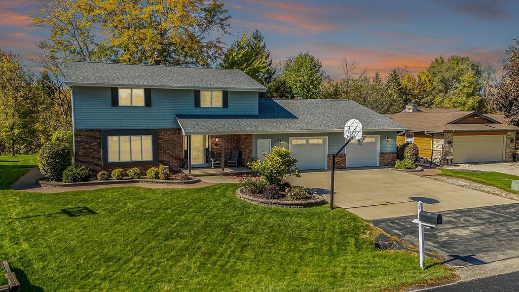 2543 W SUNNYVIEW CIRCLE, Appleton, WI 54914