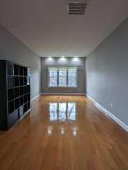 655 East Second 209, Boston, MA 02127