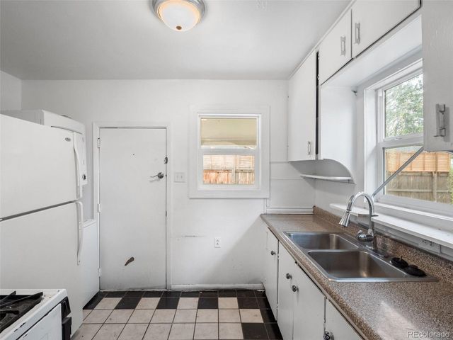 2510 Brentwood St, Lakewood, CO 80214