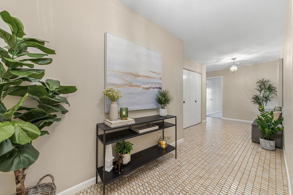 2025 Sherman Avenue 201, Evanston, IL 60201 — photo 4