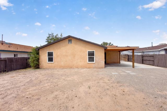 10 Nehemiah Place, Los Lunas, NM 87031