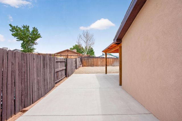 10 Nehemiah Place, Los Lunas, NM 87031
