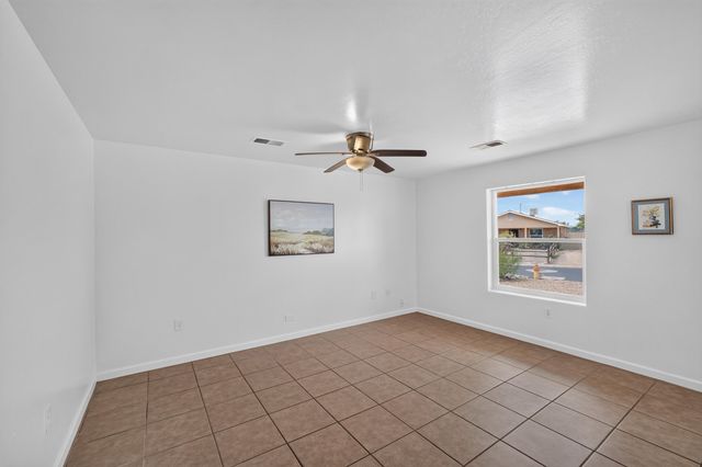 10 Nehemiah Place, Los Lunas, NM 87031
