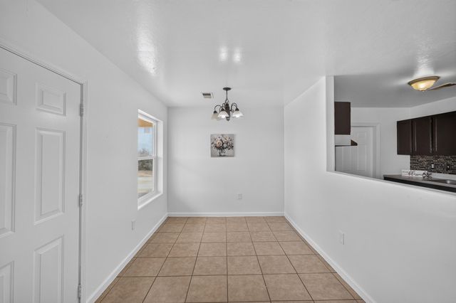 10 Nehemiah Place, Los Lunas, NM 87031