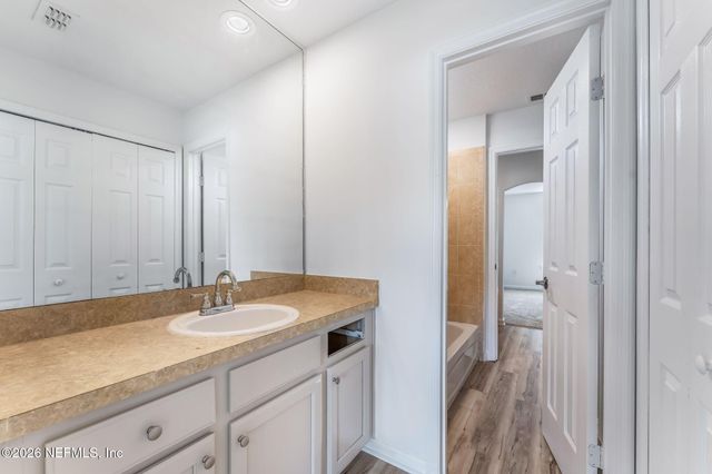 9478 BEMBRIDGE MILL Drive, Jacksonville, FL 32244