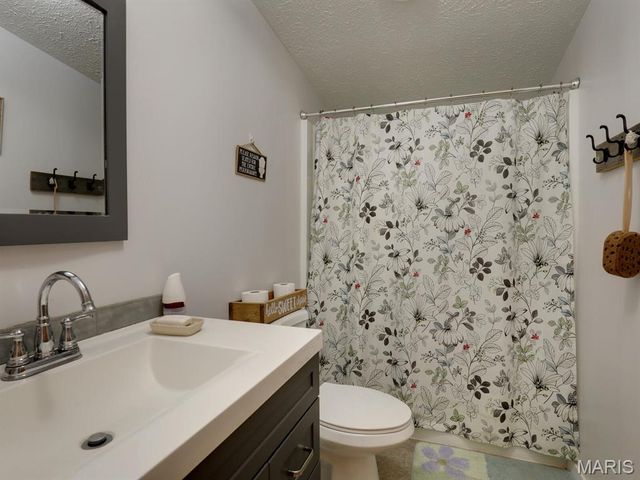 19613 State Highway Y, Lewistown, MO 63452