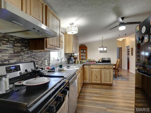 19613 State Highway Y, Lewistown, MO 63452