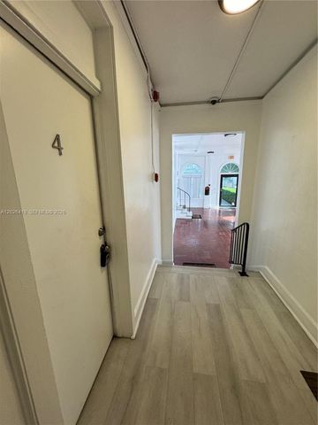 177 NE 50th St 4, Miami, FL 33137