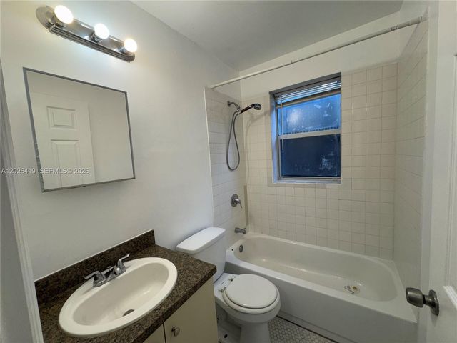 177 NE 50th St 4, Miami, FL 33137