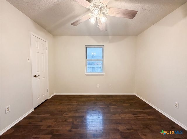 203 W Hogan Drive, Copperas Cove, TX 76522