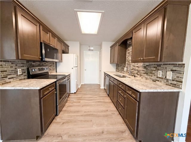 203 W Hogan Drive, Copperas Cove, TX 76522