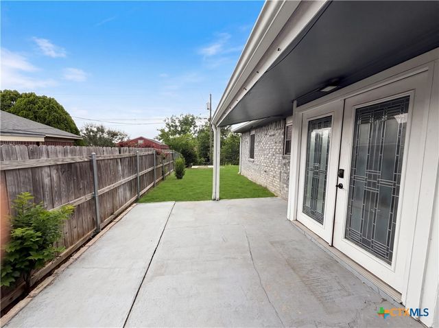 203 W Hogan Drive, Copperas Cove, TX 76522