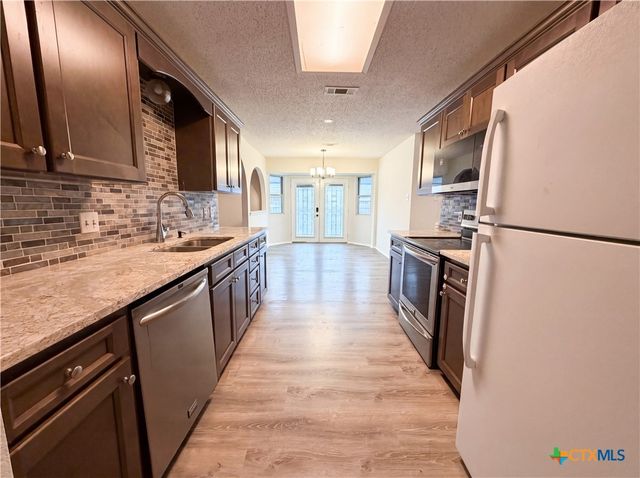 203 W Hogan Drive, Copperas Cove, TX 76522
