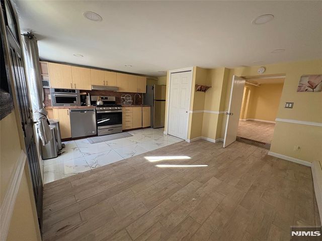 282 Harding Avenue 1st floor, Teaneck, NJ 07666