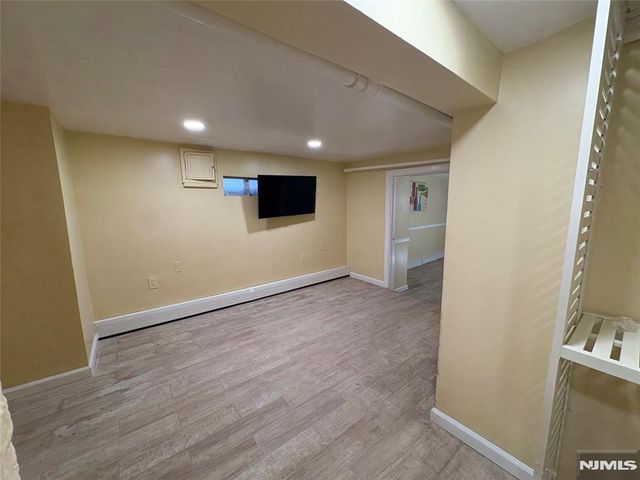 282 Harding Avenue 1st floor, Teaneck, NJ 07666