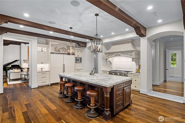27126 SE Grand Ridge Drive, Issaquah, WA 98029